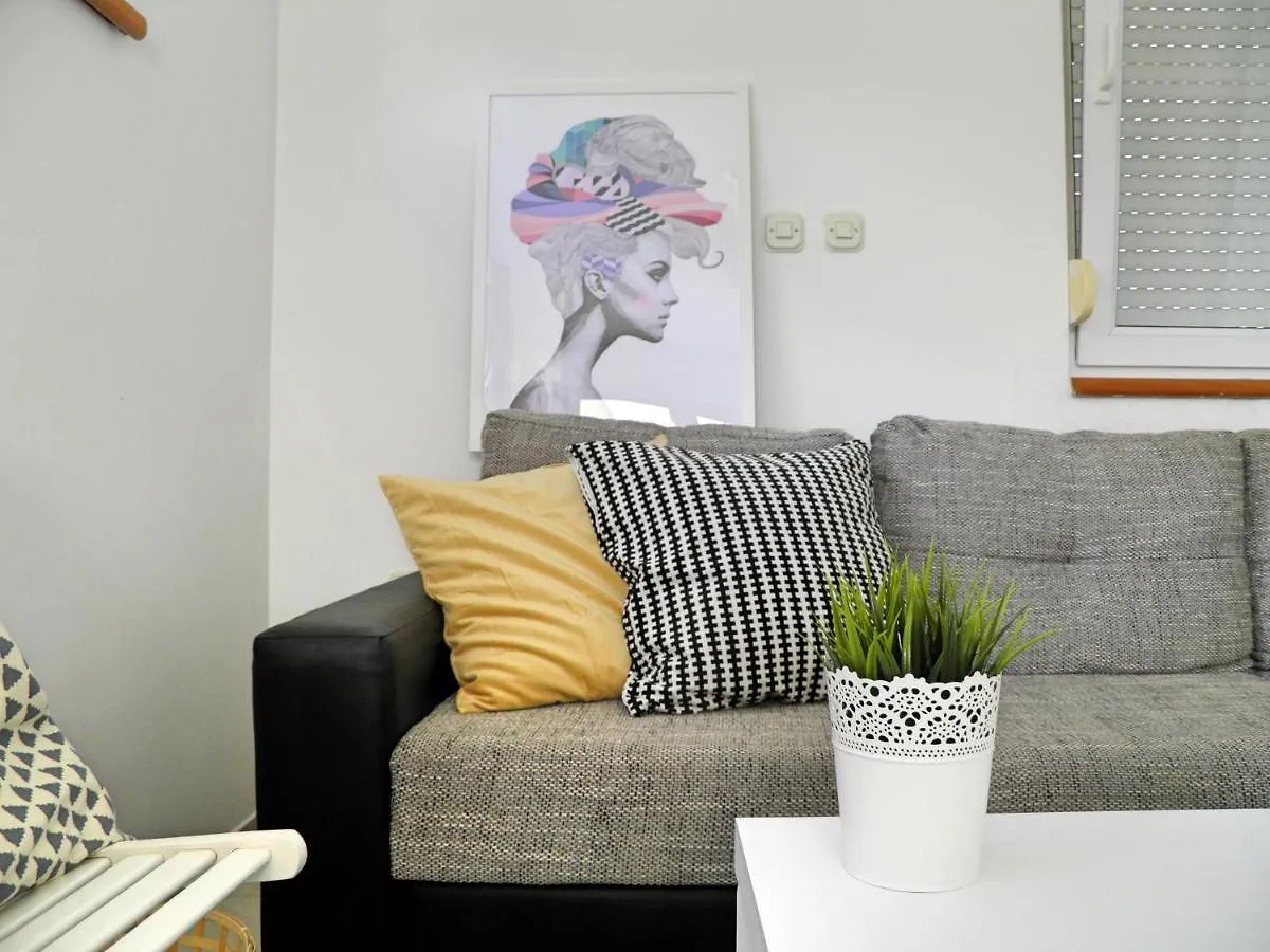 Apartment Daisy Petrcane