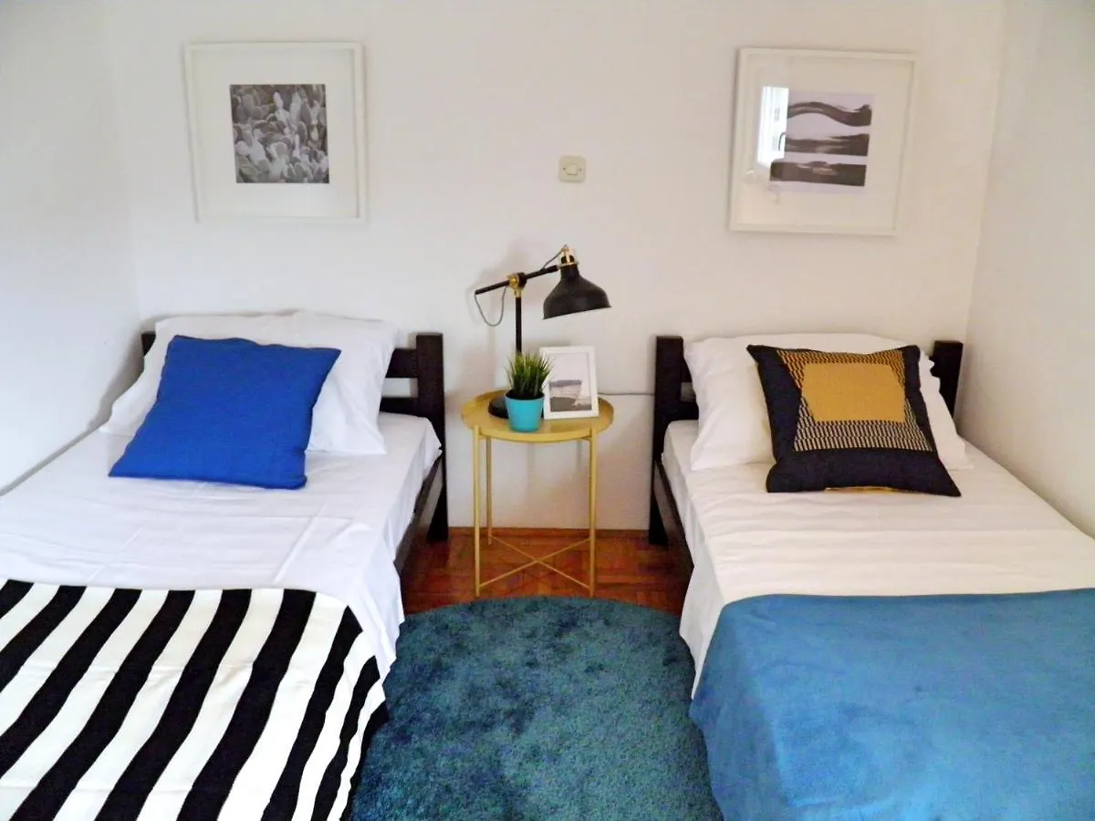Apartment Daisy Petrcane Croatia