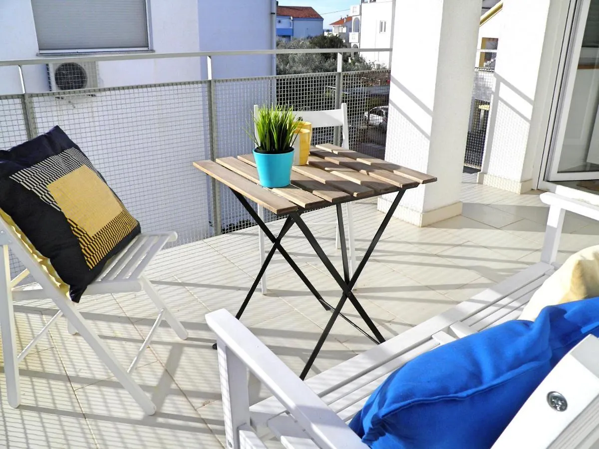 Apartment Daisy Petrcane