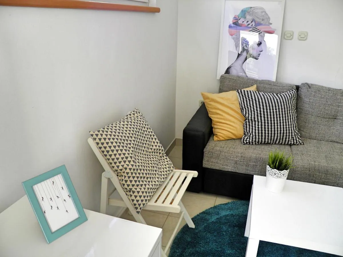 Apartment Daisy Petrcane Croatia