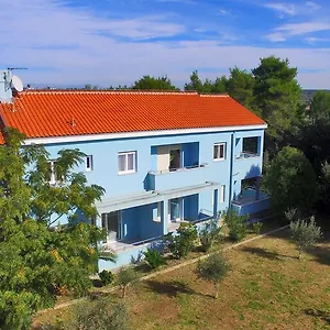 Sara Apartmán